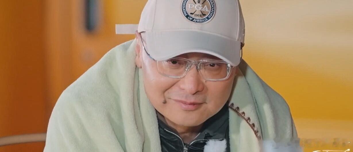 冻半死的时候是比较容易说真话吗？从第一季到第五季，每一季都能看到嘉宾围坐在一起，