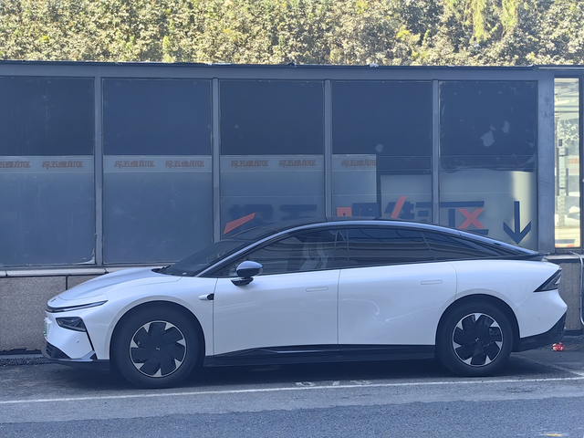 p7+A柱饰板接缝处对不齐这个缝隙对不齐大家有没有一样的，不知道是不是个例，还