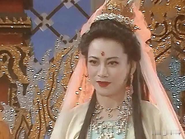 西游记：观音菩萨为啥在三界这么吃得开，也不看看人家师父是谁？你们注意过没？观音每