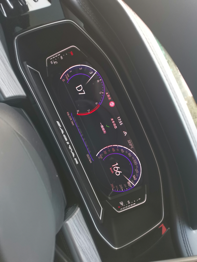 速腾开快了是真的稳虽说还没过首保，但是车就是开的，也是赶上有点事，不知不觉就快