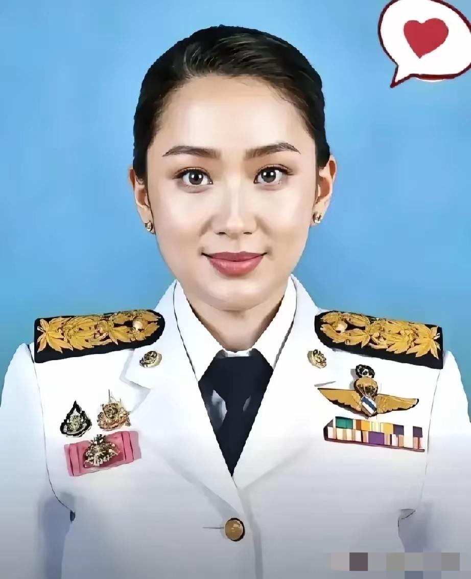 新消息泰国国王宣布了2025年10月10日，泰国国王哇集拉隆功在曼谷接见中国