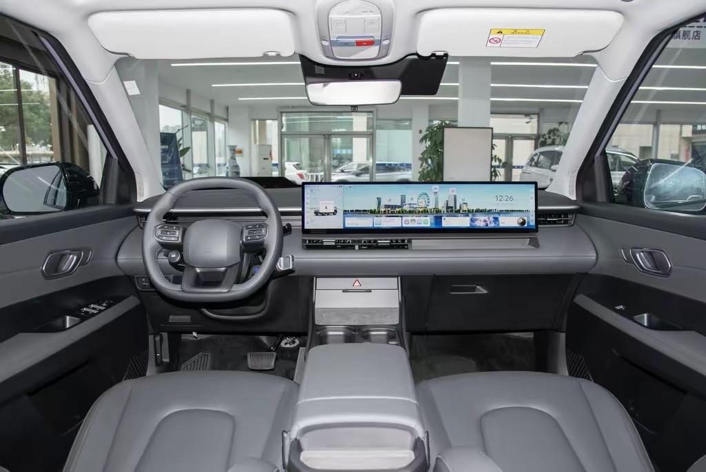 终于知道为什么本田的飞度这种车型销量会差！因为飞度这种车型主打的就是一个省油，