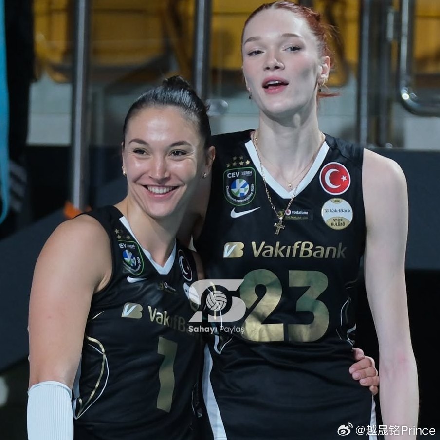 排球——在你效力瓦基弗银行（Vakıfbank）的第一个赛季里，你取得了巨大的