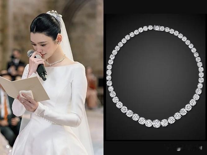 奚梦瑶大婚，佩戴4900万珠宝。何超莲婚礼，戴着2000万珠宝。豪门婚礼差