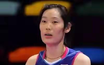 中国女排爆冷输给了法国队，创造两项纪录，首次世锦赛没有进入16强，首次在世界大赛