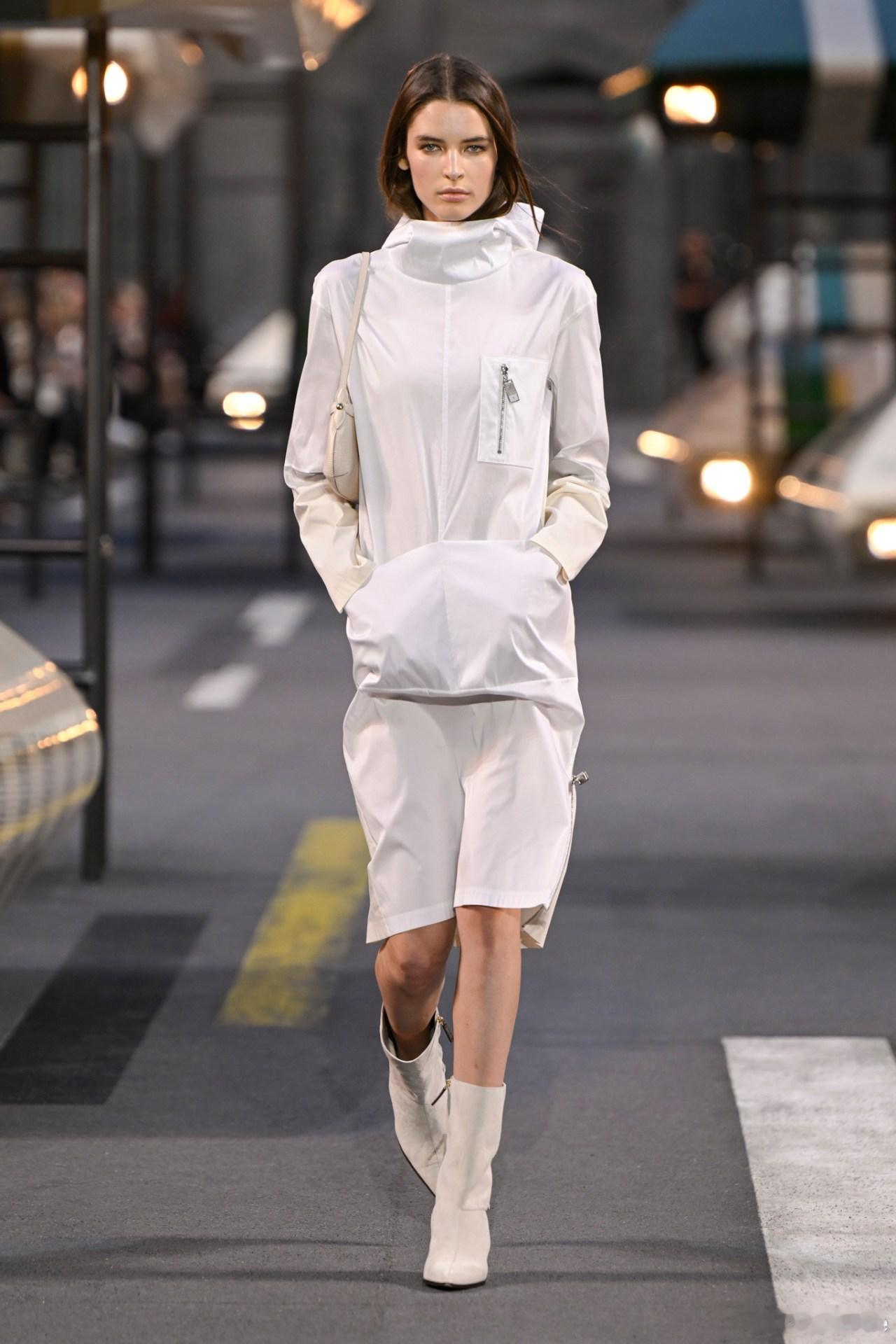 巴黎时装周runway2027春夏时装周LouisVuittonSprin