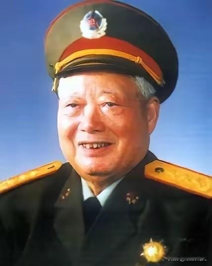 解放海南：营长陈永康挺身而出带队登岛1950年，解放海南时，韩先楚焦急地看