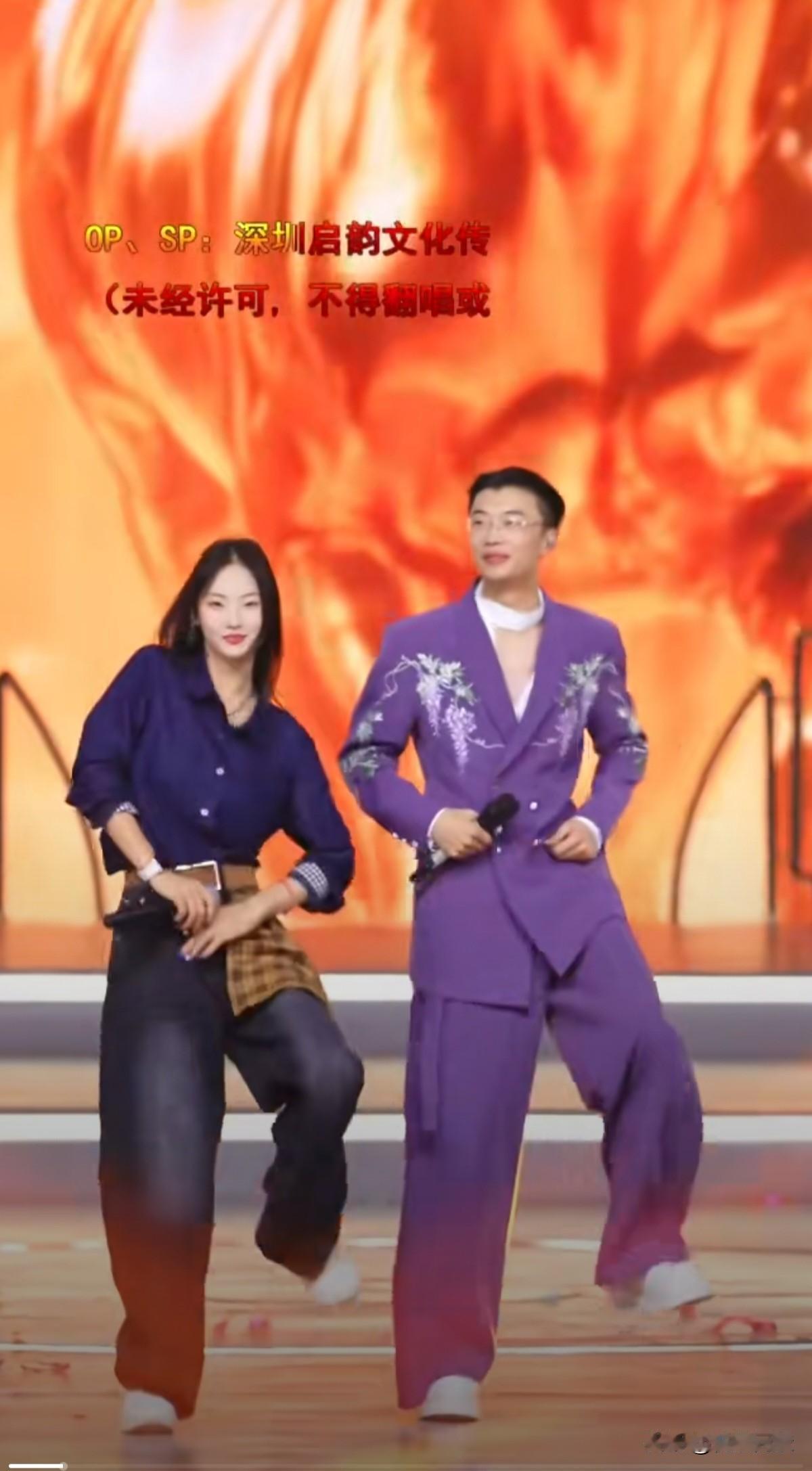 郭有才老师太有才了，又是唱歌跳舞，又是央视讲座，又是书法春联，他是才华横溢的新一