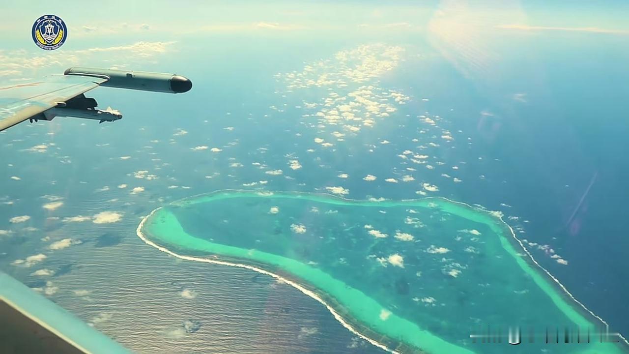 嘿嘿嘿，咱们的劳模战机苏-35SK挂弹巡逻黄岩岛海域喽！[呲牙笑][呲牙笑][呲牙笑]