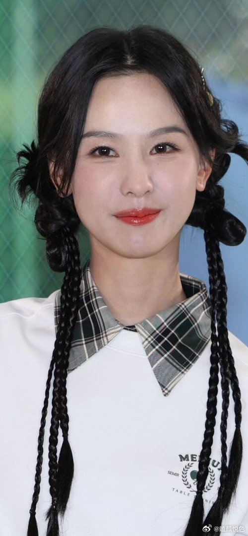 陈都灵双马尾学院风好美啊