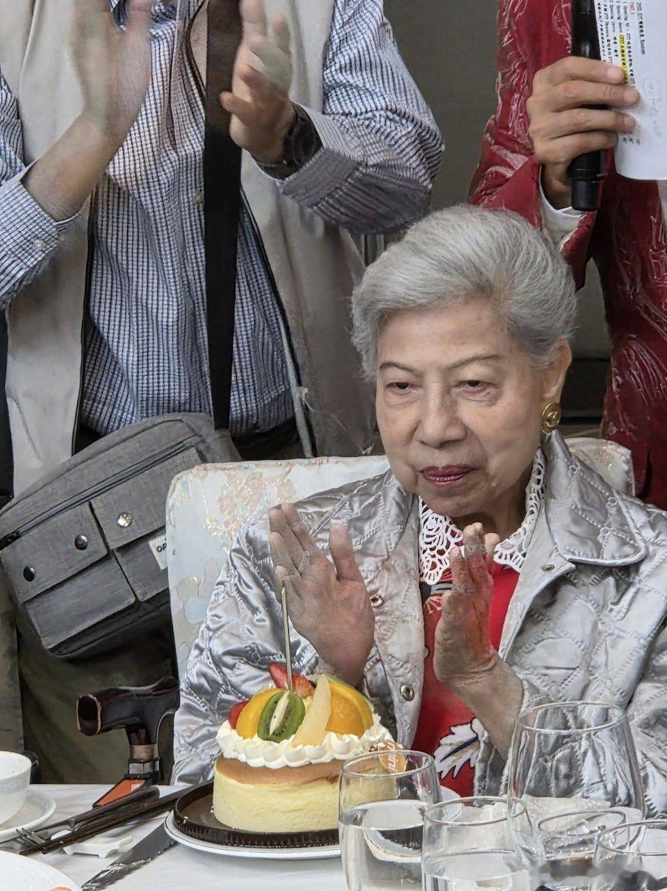 91歲的羅蘭早前在《金式森林》演郭晉安母親一角，與郭晉安對戲火花四濺，大曬影后級