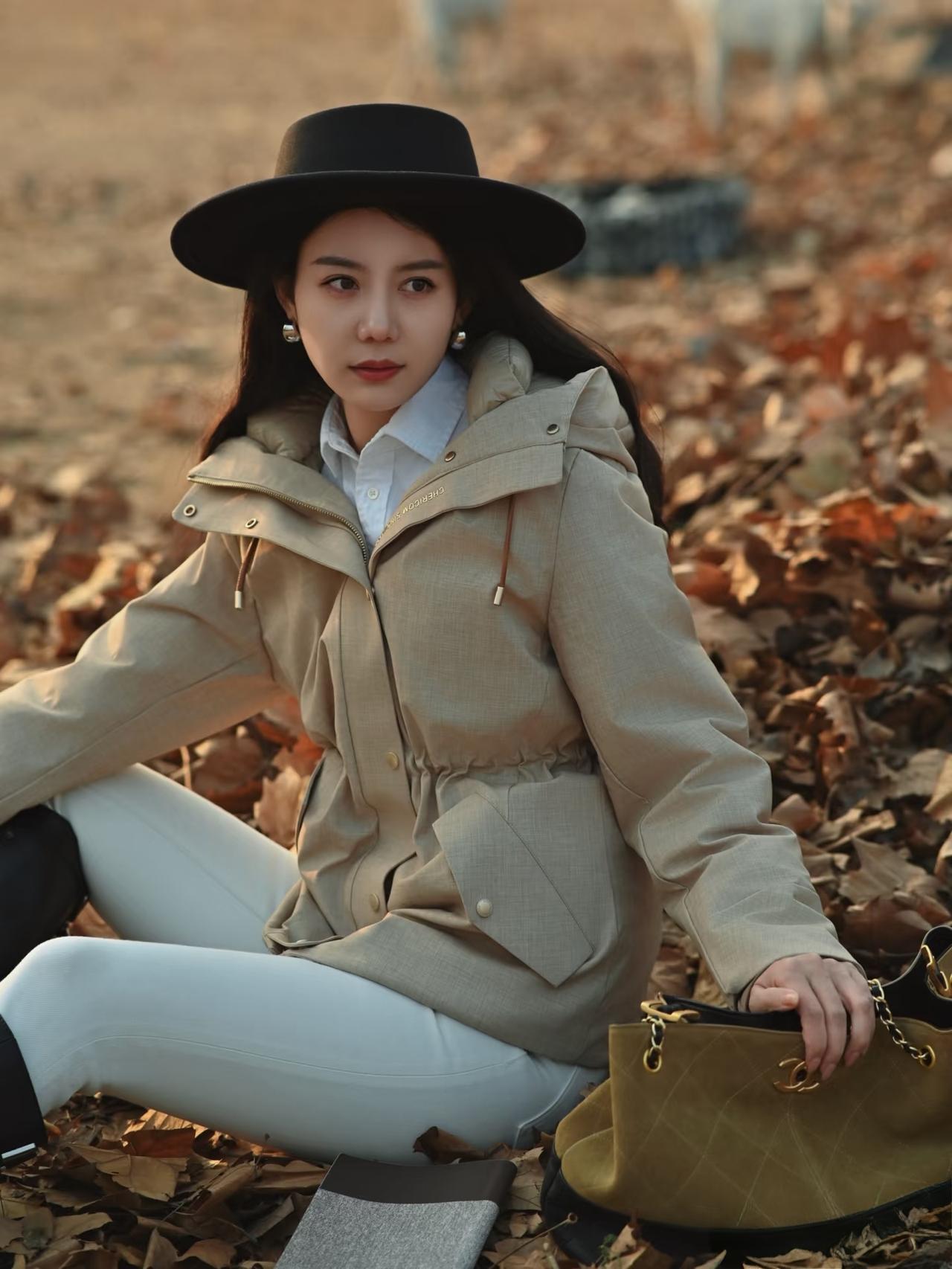 人品与金钱，有哪一个更会让人尊重拥有金钱可以得到虚伪的尊重，拥有善良的人品才能得