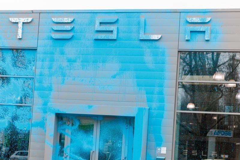 马斯克财富暴涨这事儿，真让人感慨。就说特斯拉，在电动汽车领域那是一骑绝尘，市值一