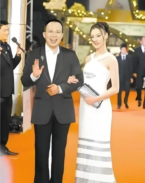 🌞当年41岁的李泽楷爱上了19岁的梁洛施。一个如狼似虎，一个年轻体健，2年