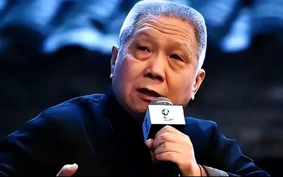 马未都，收藏界“神人”，观复博物馆掌门人，可他成功背后有个低调“狠角色”——妻子