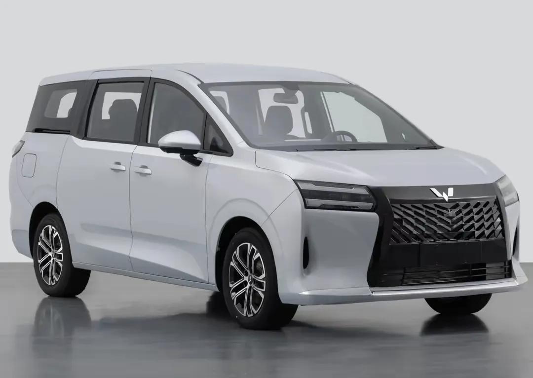 五菱星光730申报图曝光，这新车看点十足！它是全新7座MPV，还采用侧滑门设计，