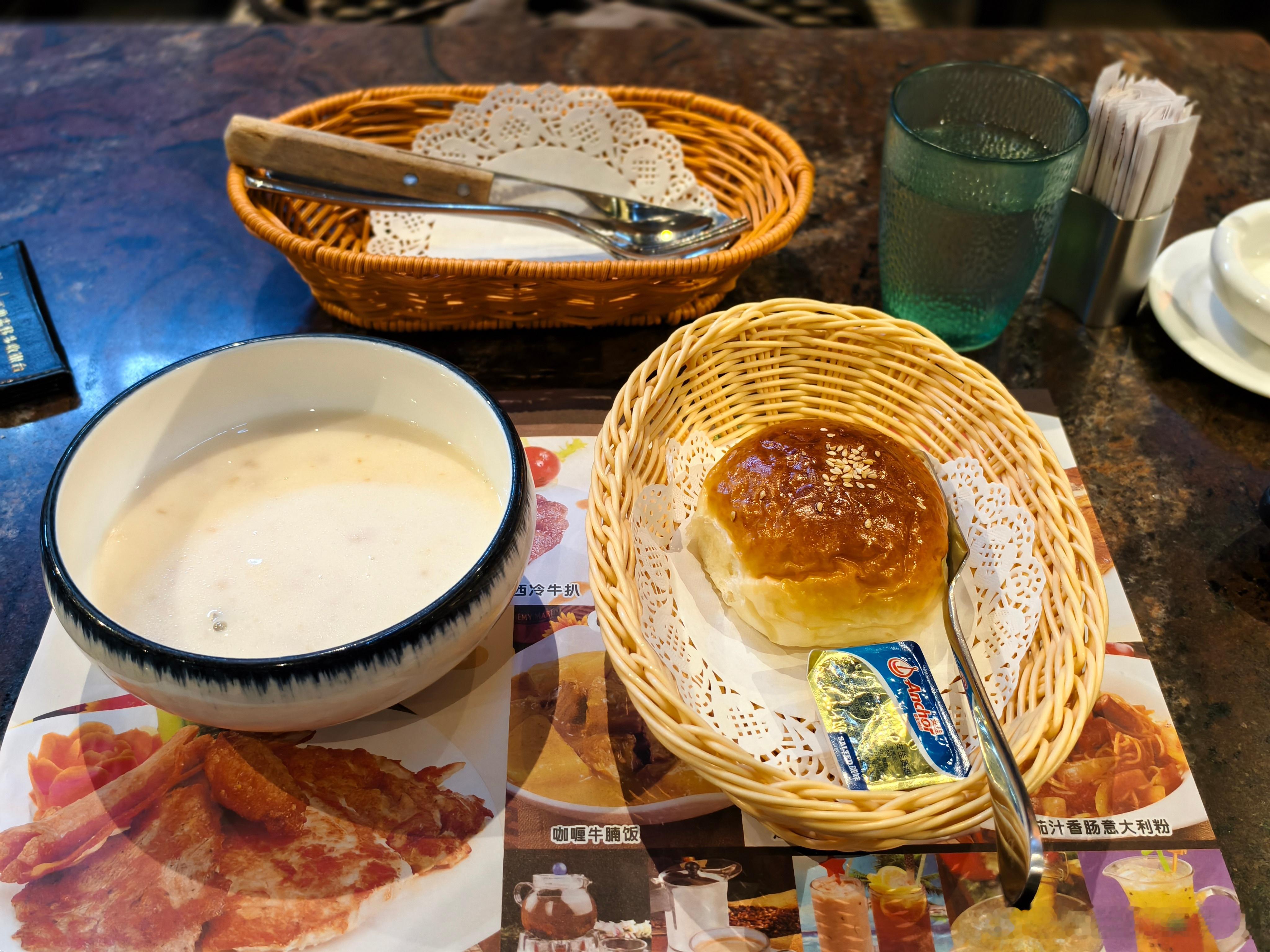 每次来龙岗中心城我都特别喜欢来这家西餐厅吃饭各种中式西式的都有焗饭、意粉、扒餐都