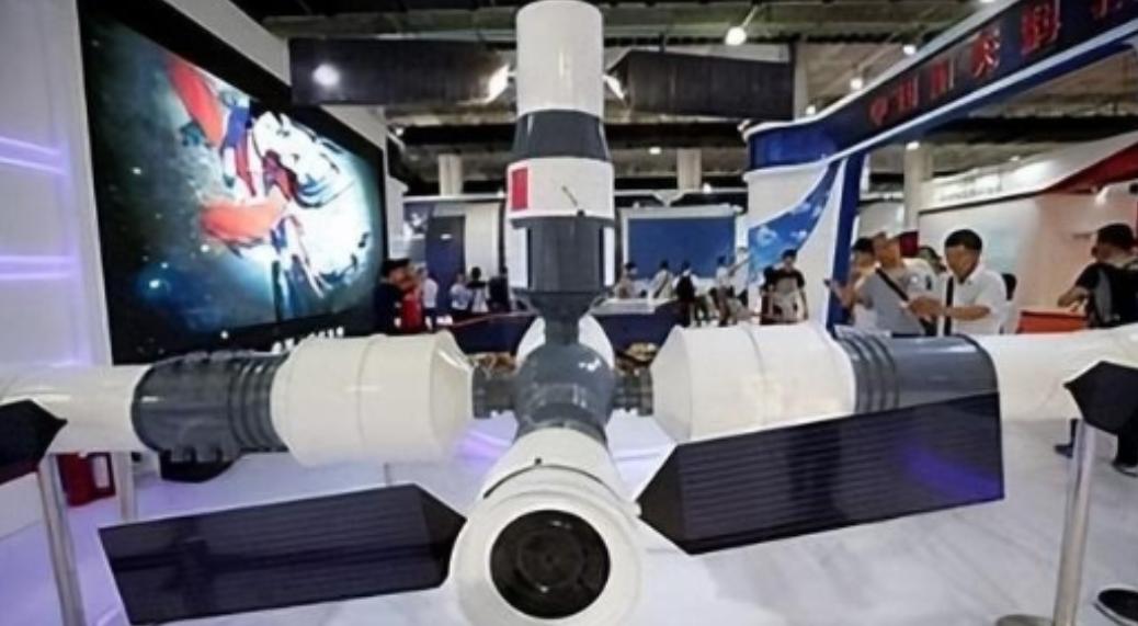 为什么大家都不提中国空间站了？没脸提，跟国际空间站差距太大。说白了，现在不提中国