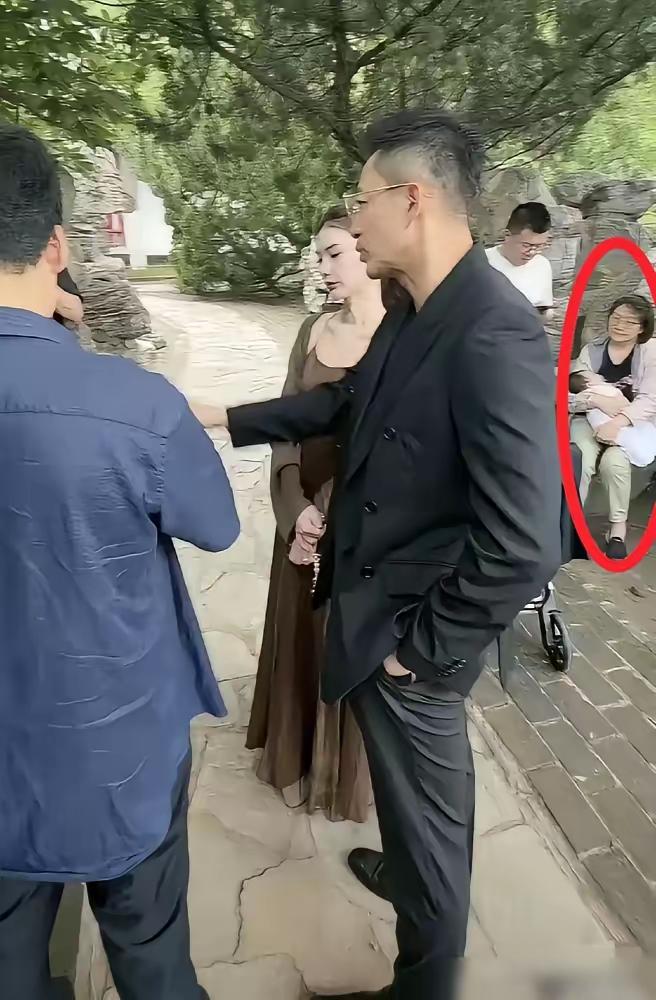 马筱梅家保姆！一张细节照暴露惊人细节，多数网友围观马筱梅的日常动态时，都忽略了