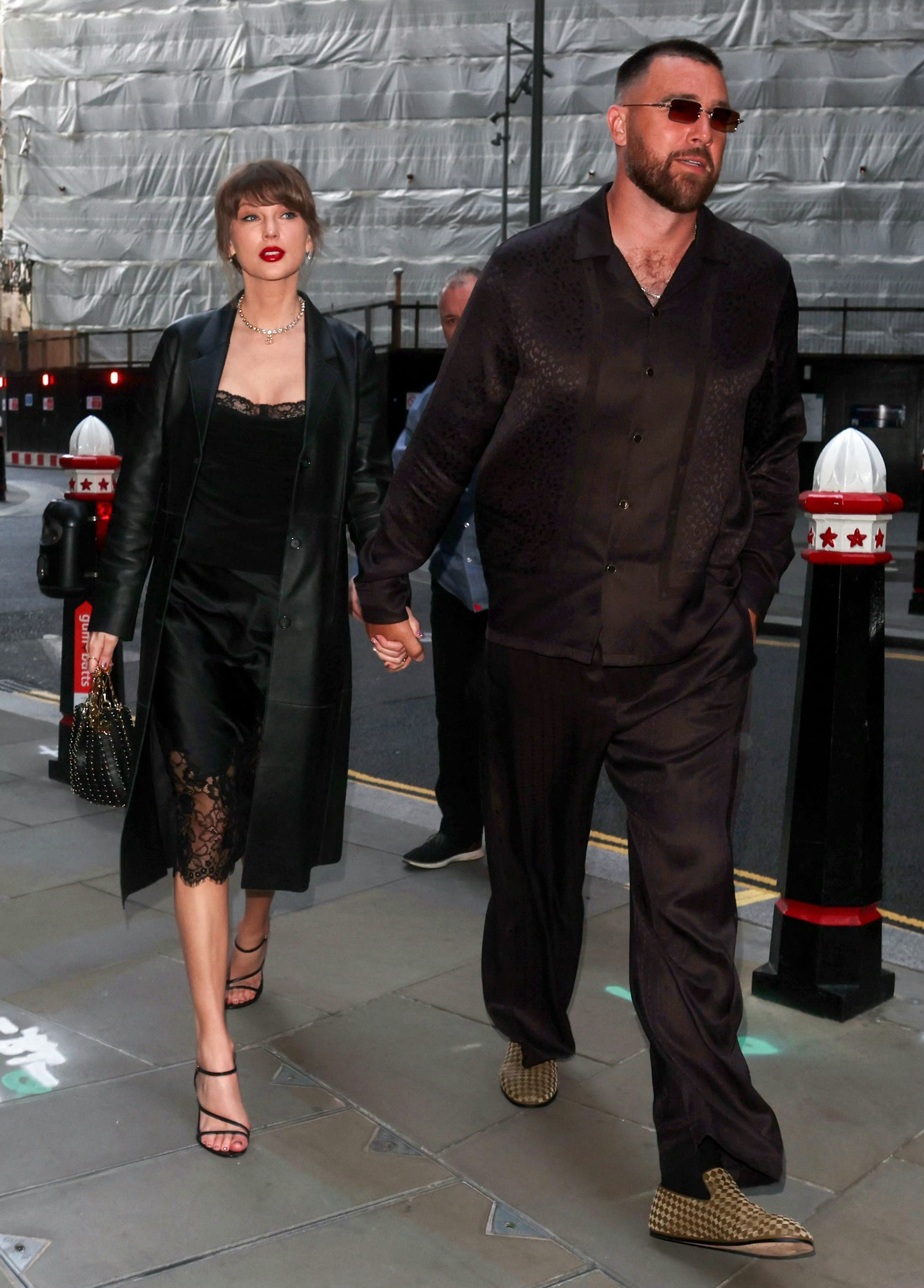 霉霉TaylorSwift和未婚夫TravisKelce最新伦敦Lucky