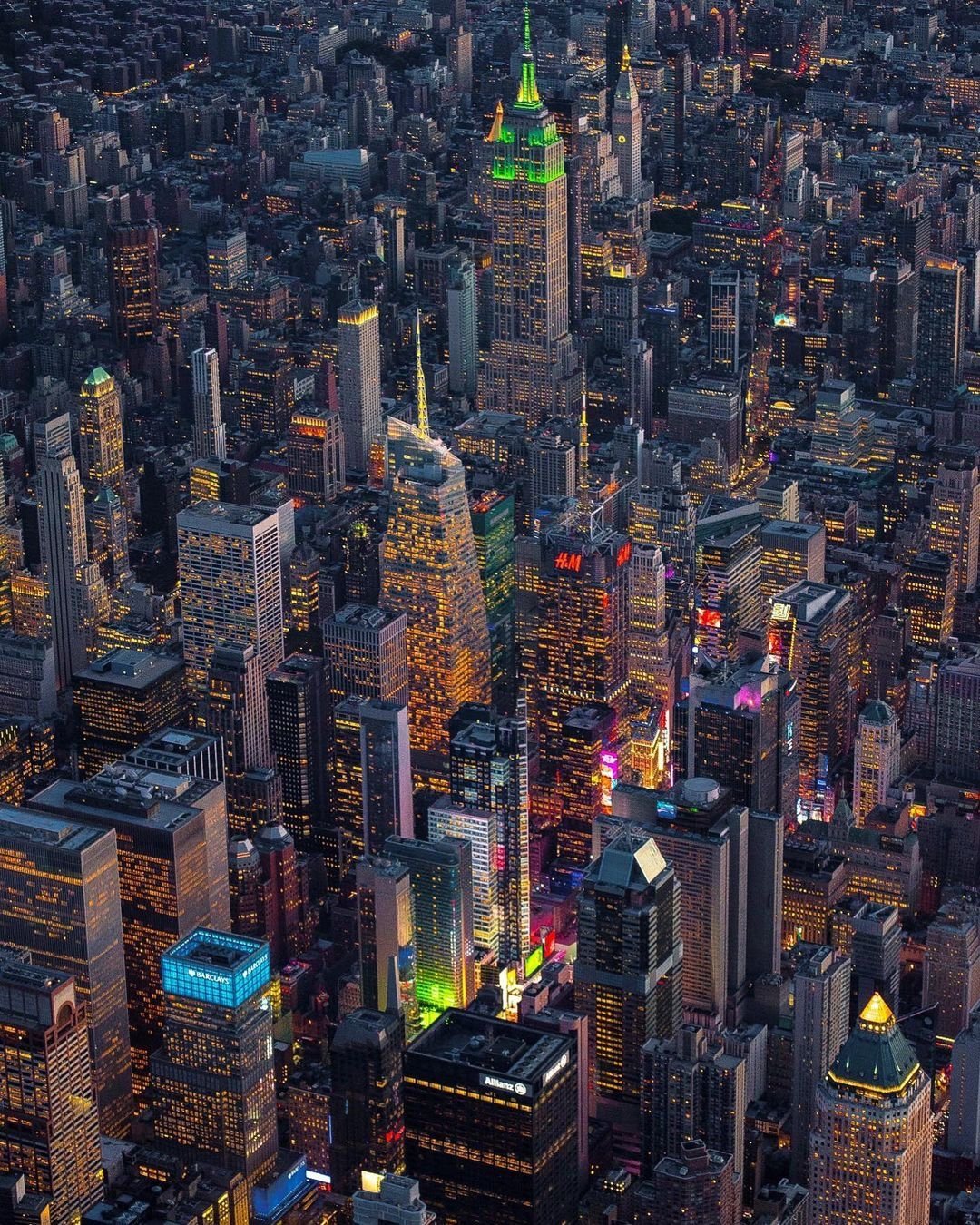 纽约确实极致的繁华，不过，旅游的话，还是不太喜欢去这地方。摩天大楼真的看够了已经