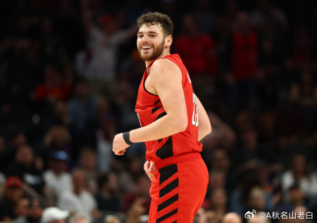 NBA常规赛，开拓者124-114战胜爵士。本场比赛，开拓者内线克林根表现出色，