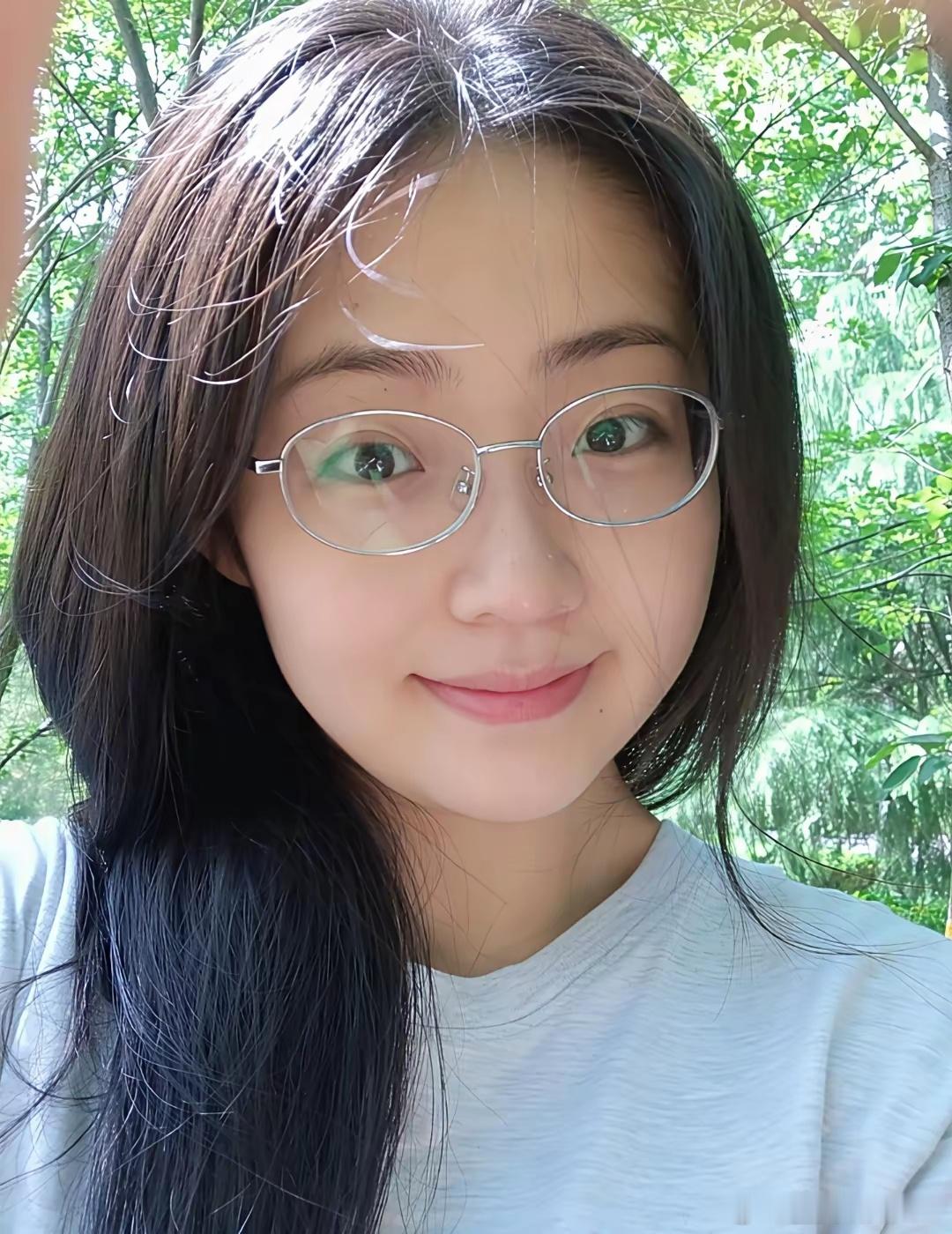 日常分享自拍我的眼镜好看不
