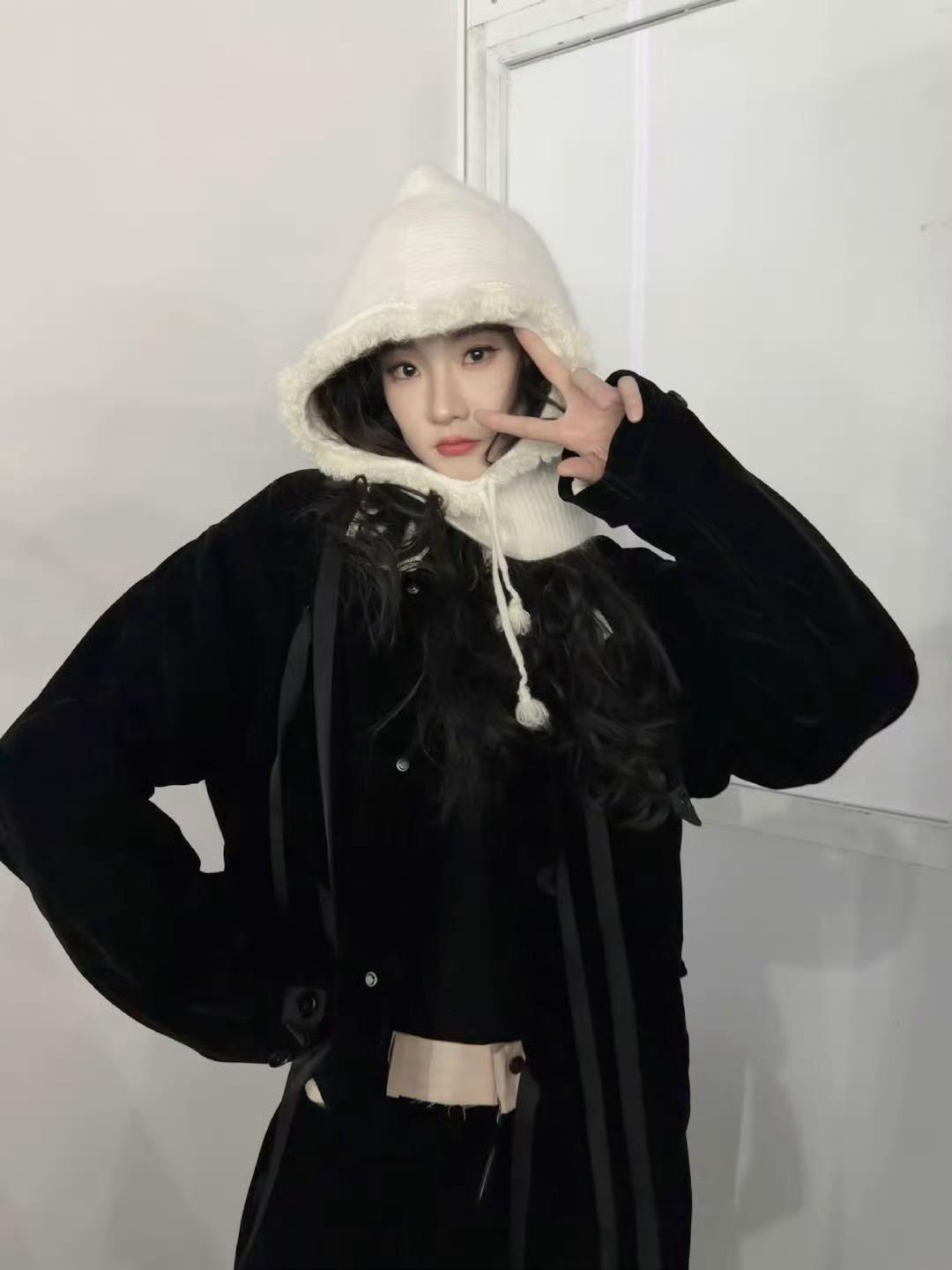 张艺凡宝宝你好美😻在剧组多穿点哦！！