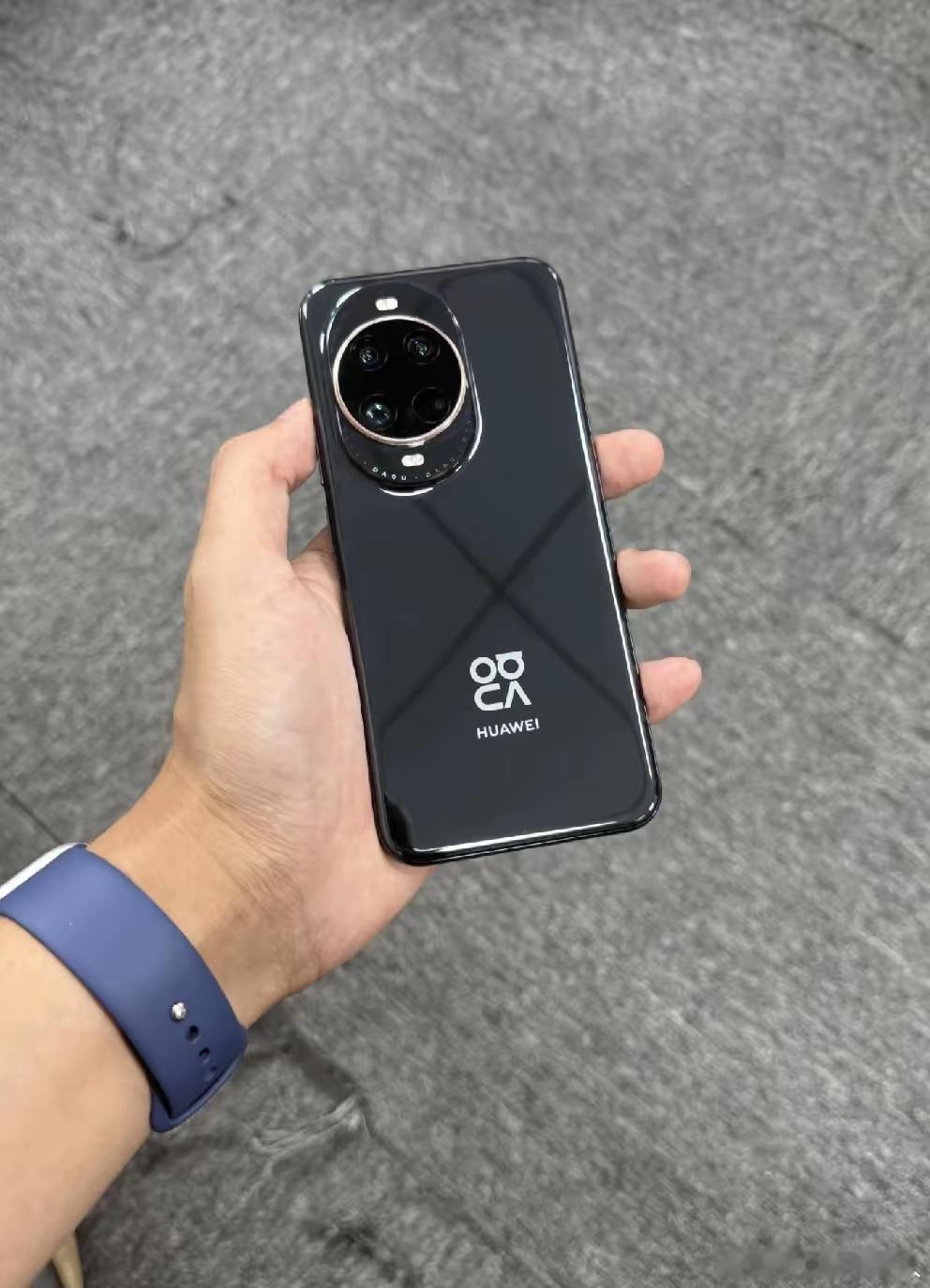 华为Nova14Ultra的性能，我敢说丝毫不输任何友商的旗舰机！包括苹果！那