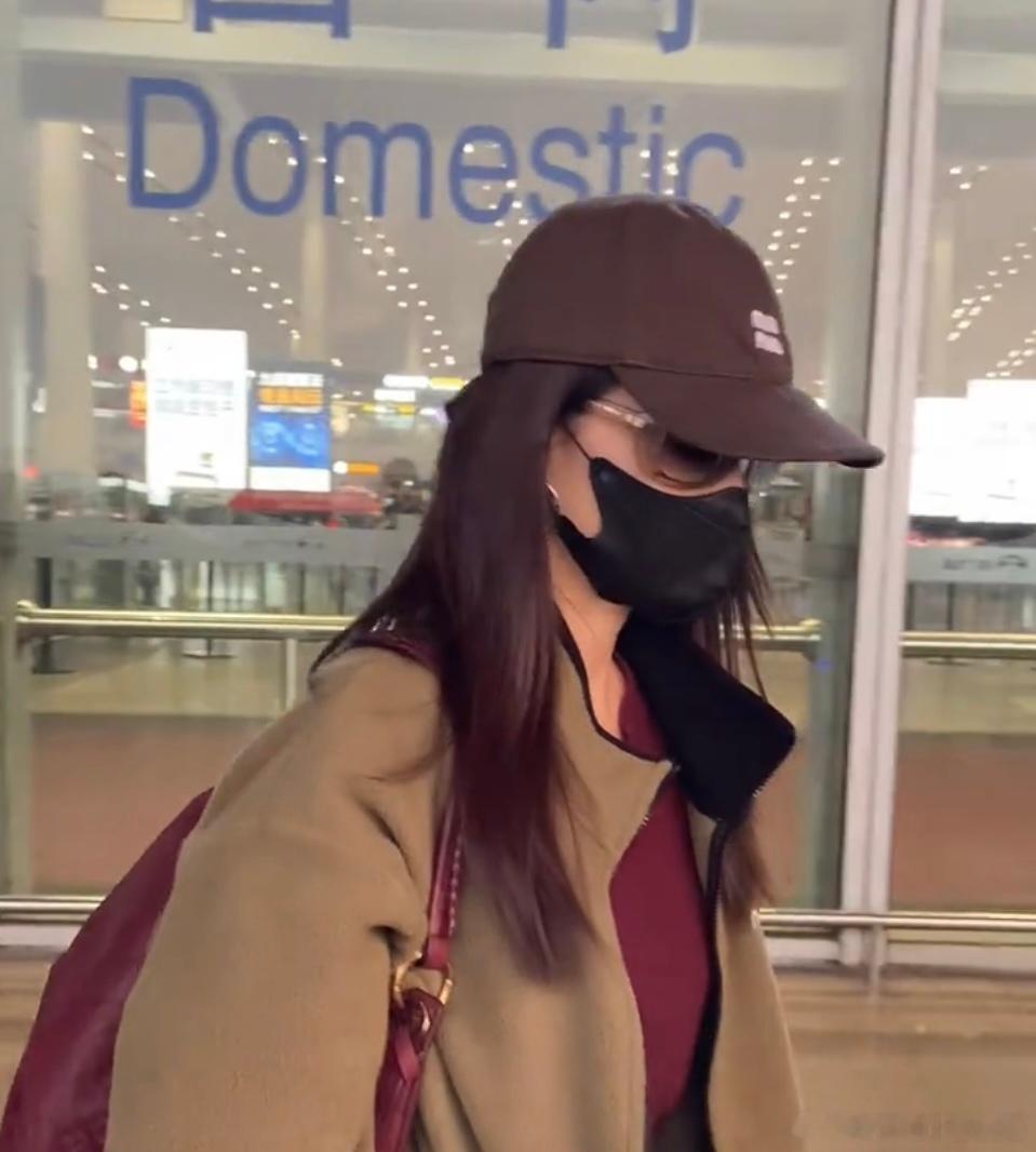 李沁巴黎之行回来了超美超酷还很甜​​​