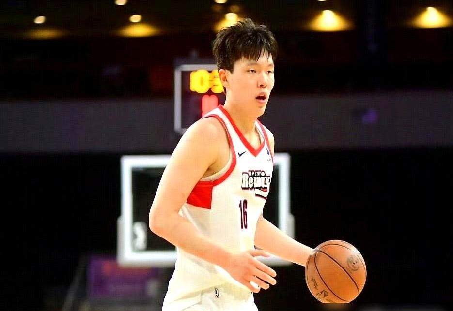 杨瀚森真是一言难尽，G联赛打得风生水起，结果一上NBA就“现原形”？他被开拓