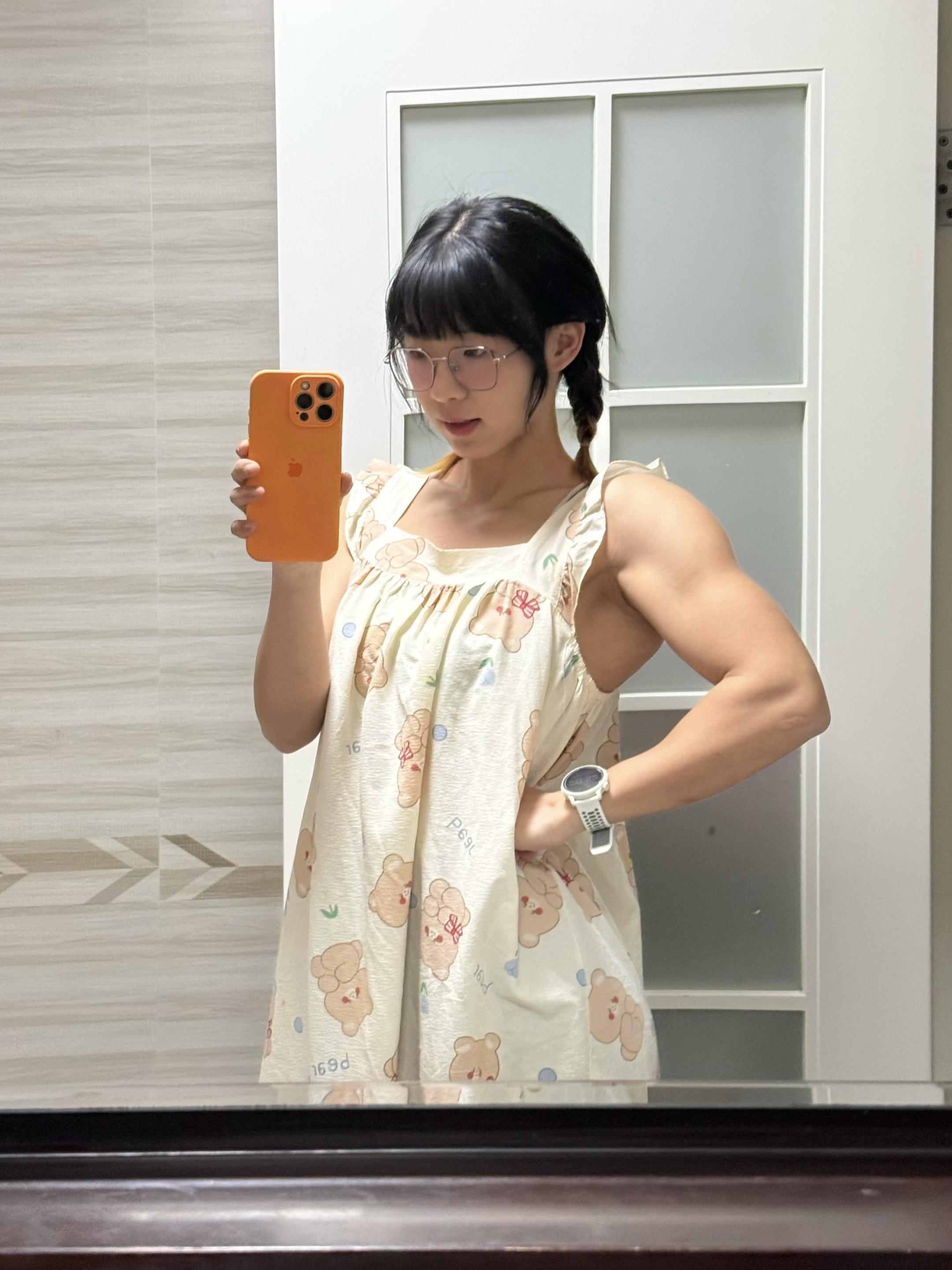 前有咬肌后有斜方肌。