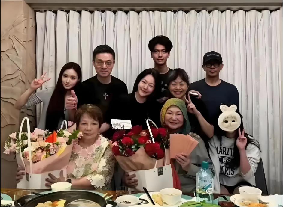 具俊晔一出场，揭开了黄春梅小S的遮羞布。自从大S去世后，黄春梅小S母女，因为时