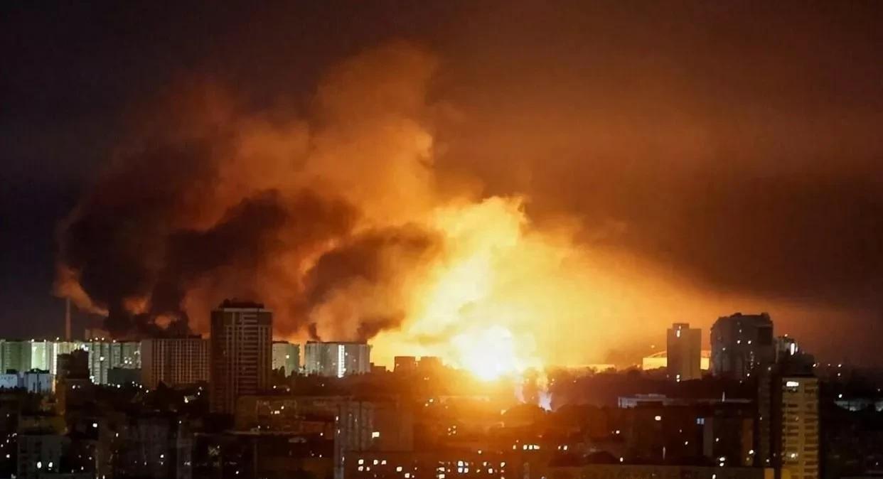 炸港口！炸工厂！炸首都！俄军凶狠发起报复，乌克兰死伤惨重来源:奶油看炮火这两