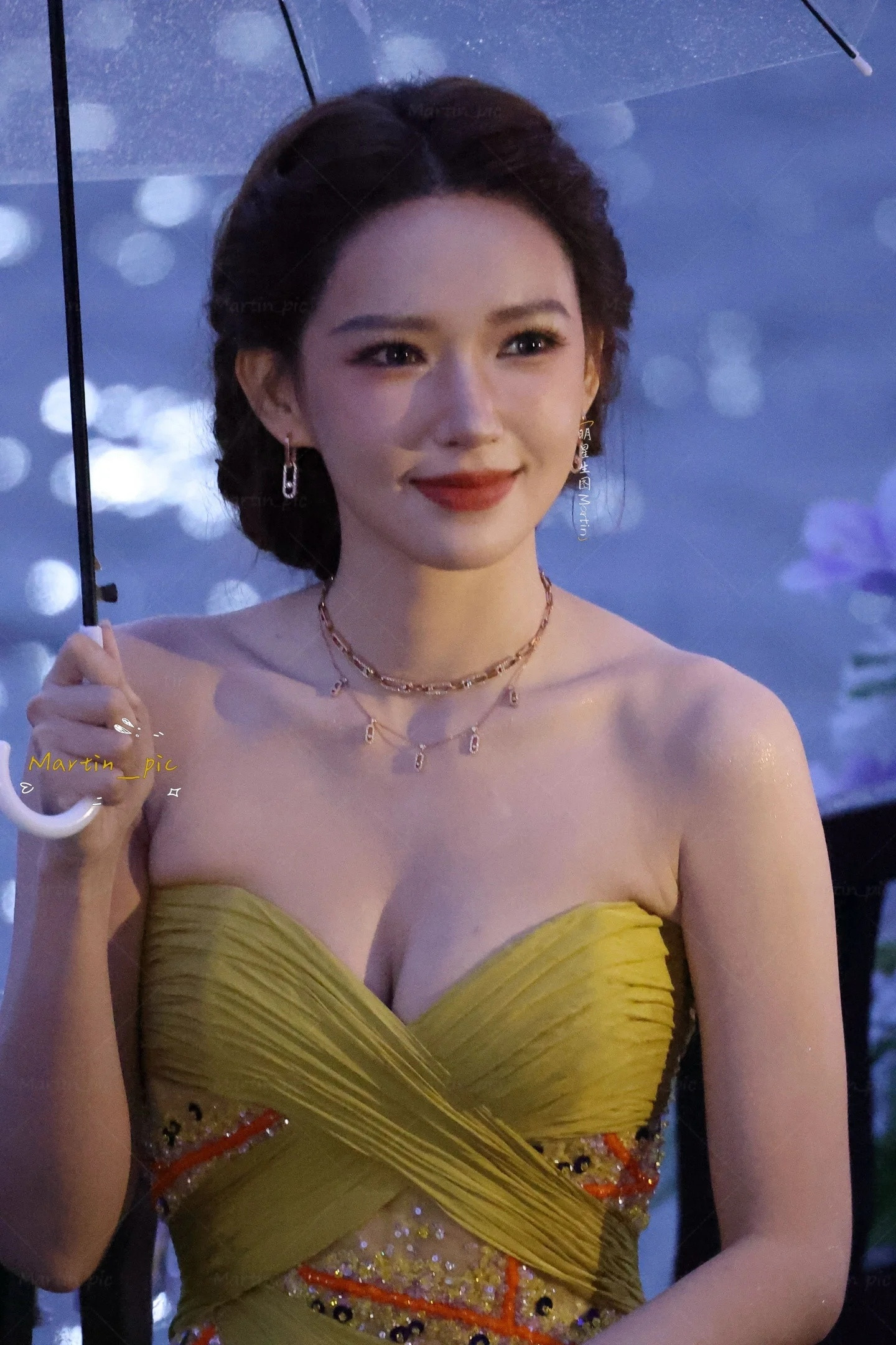程潇红毯这个程潇简直美爆了！！生图状态绝美！有没有导演看看我们家程潇～接现偶～