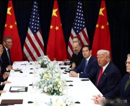 1小时40分钟的“G2”会唔结束，双方面带微笑离开会场，似乎相谈甚欢……期