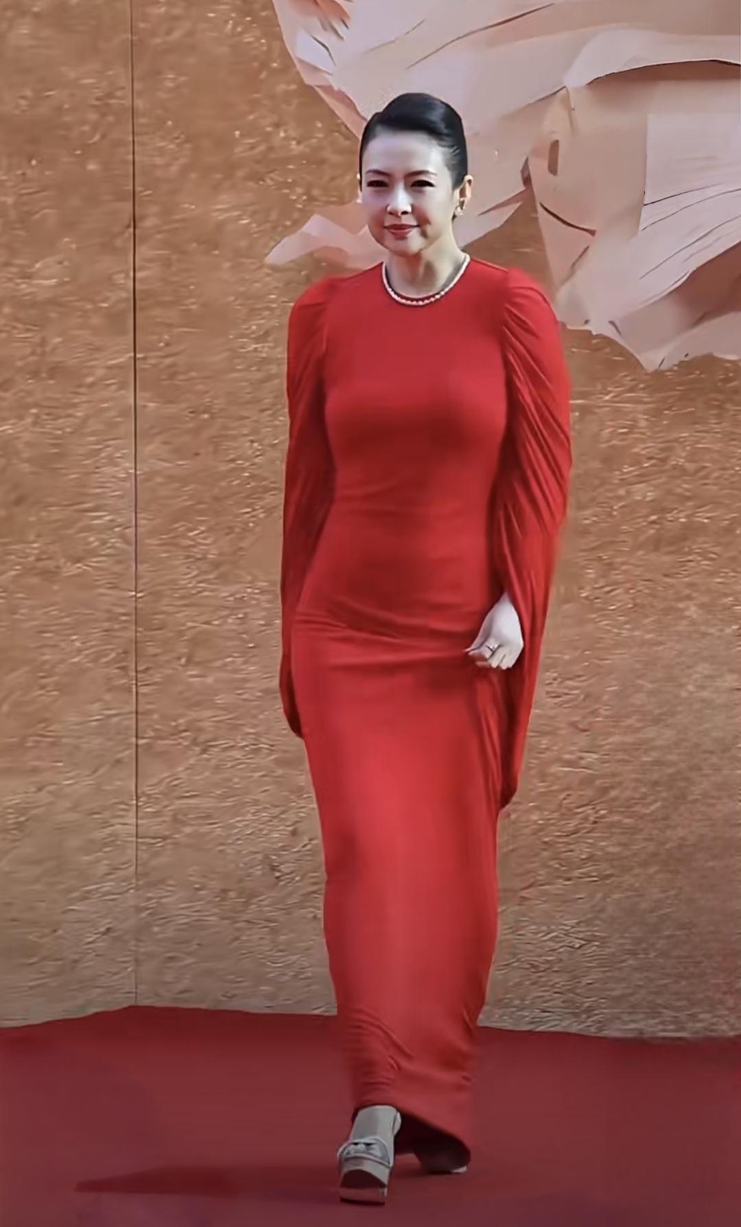 分享你今日感悟时光就是杀猪刀，岁月最终败美人！——还能认出来她是谁吗？！