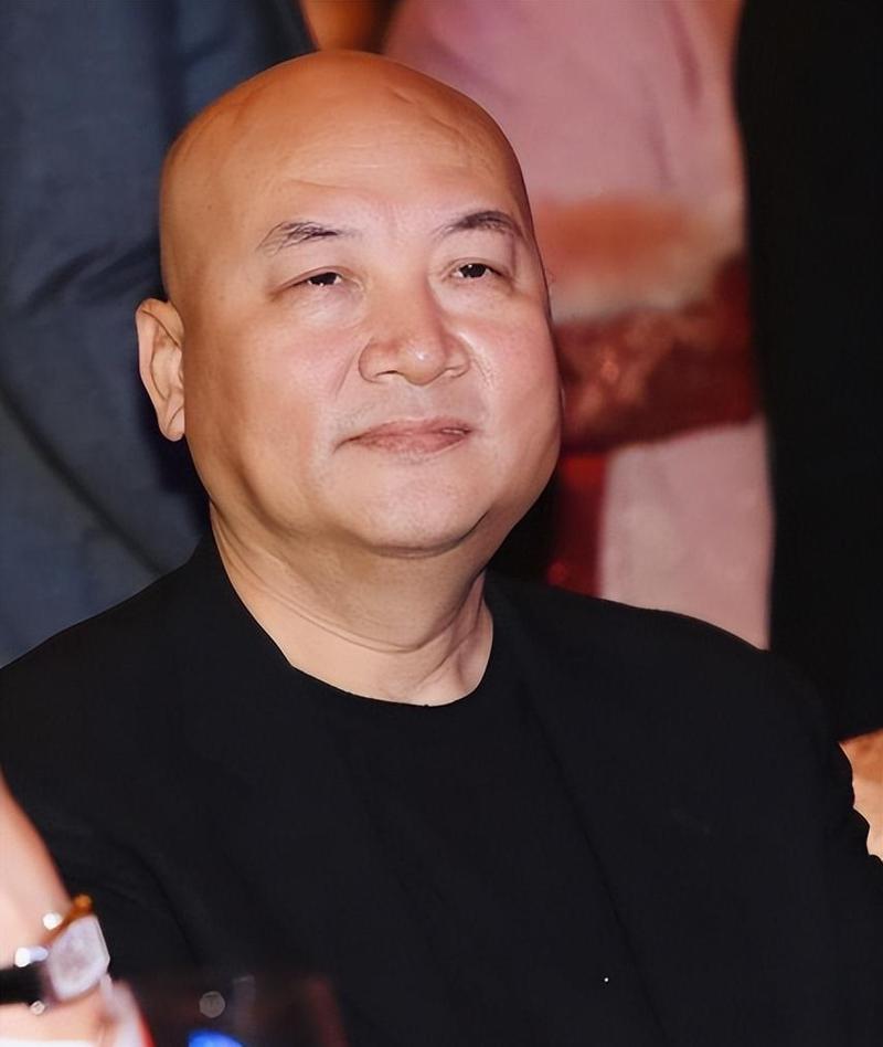 妻子离世半年，73岁迟重瑞罕见露面，身旁陪伴的人引热议谁也没想到，时隔妻子