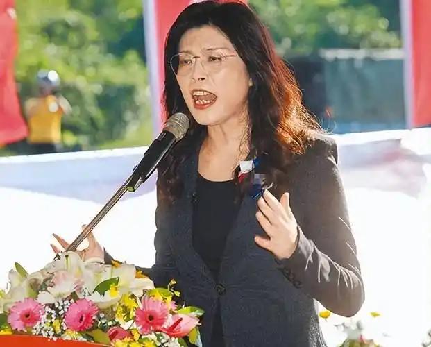赖清德白送郑丽文一天赐良机！2300万台湾人怒了，给谁都不给菲律宾9月17日，