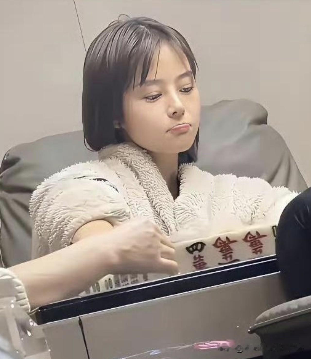 跟心动的美女打麻将，你是赢光她，还是都输给她？