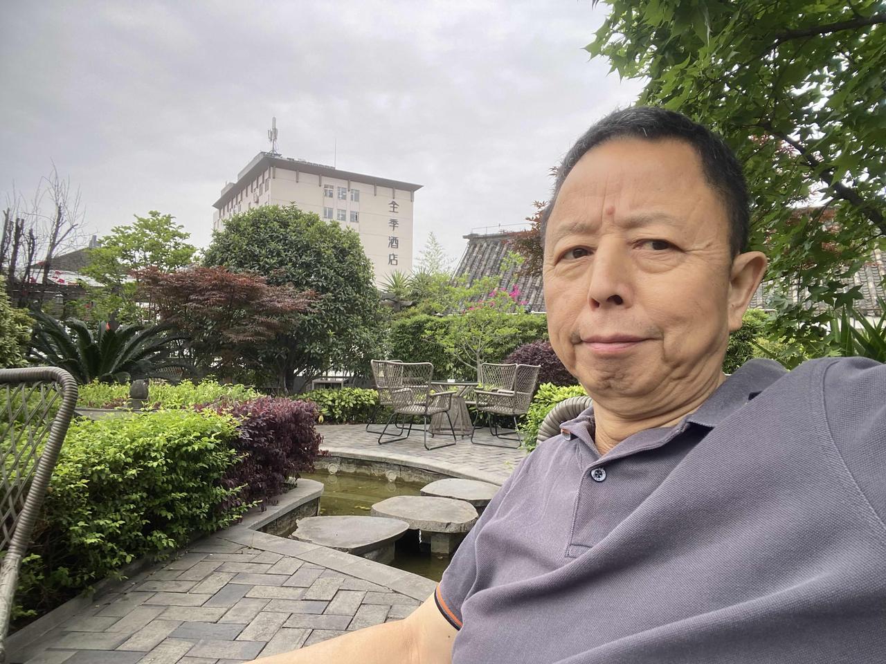 断供、断供、圣彼得堡在哀嚎！各位网友早上好！今天，我向大家播报一则消息：俄罗