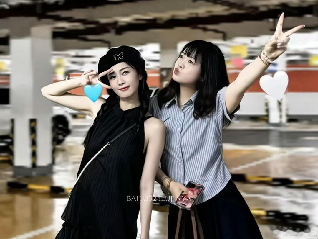 白鹿给助理呵呵做饭是谁看到给自己的好朋友发消息了呀！是谁又羡慕上了呢？我的天！有