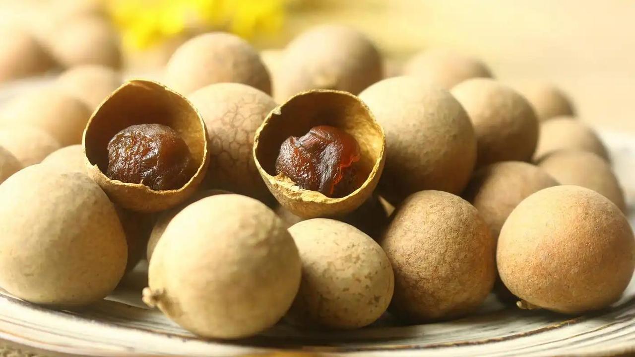 桂圆立大功！医生坦言：经常食用桂圆，或能缓解4种常见健康问题刘阿姨最近总感觉