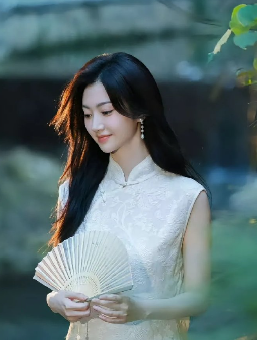 景甜旗袍写真大片，真不愧是天选旗袍人