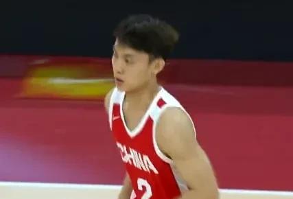 徐杰应该是进不了中国男篮最终的12人大名单了！上一场热身赛，徐杰没有进入热身赛