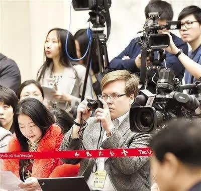 英国首相斯塔默“投喂”给了世界三句话！第一句：中国不是“正在崛起”，是“已经