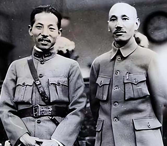 1936年12月25日下午，张学良亲送老蒋回南京，走前，老蒋对张学良说：“汉卿，