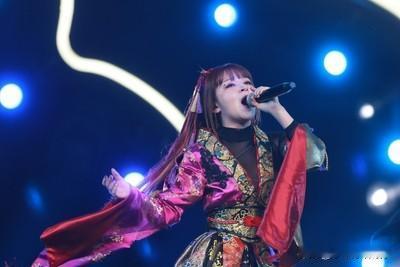 美依礼芽公开声明“永远支持一个中国”，此事迅速引发广泛关注。她颇具人气，代表作《