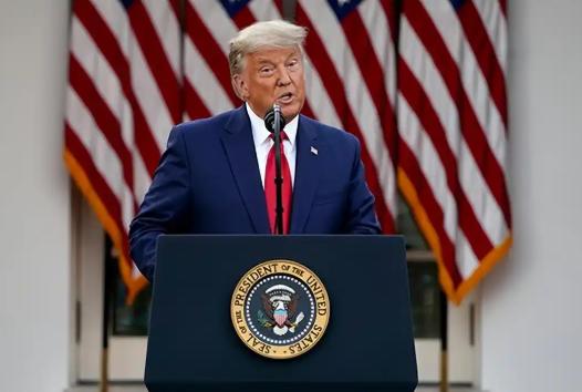 特朗普这是醒悟了？在最新的采访中，他罕见表示：一直在关注着中方，我们也要像中国