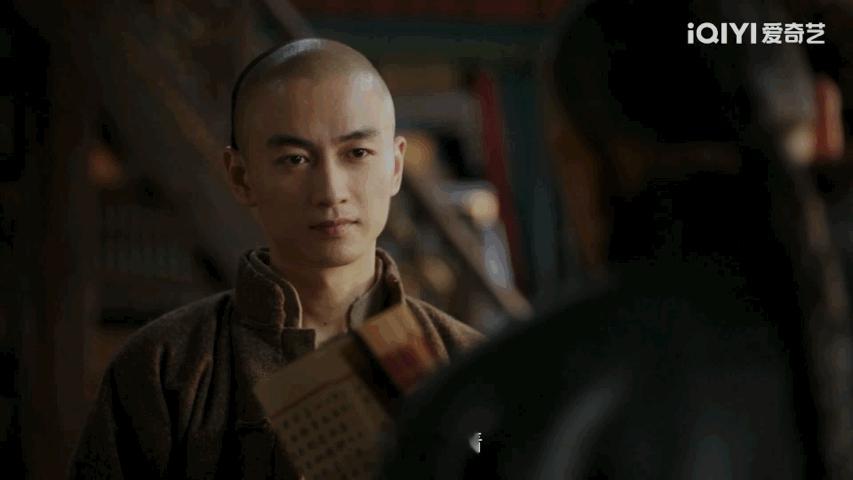 最破防的名场面来自王天贵，这个《大生意人》里的狠角色，居然栽在了绝后两个字上，这